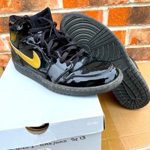 Jordan retro 1 Black/Gold